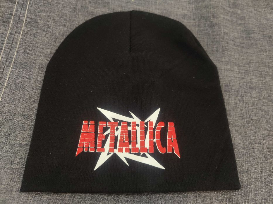 Шапка біні з принтом гурту Metallica (мерч), принт - зірка