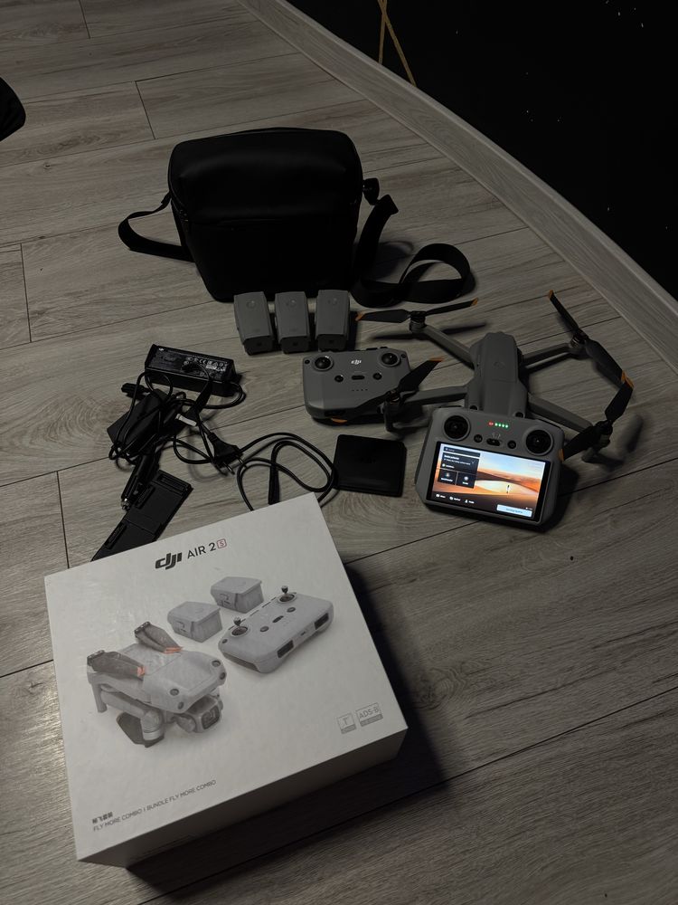 DJI Air 2S Fly More Combo + 4 baterie + Smart Controller