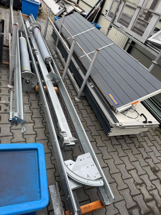 Brama 4.02x5.00 segmentowa Hormann furtka serwisowa