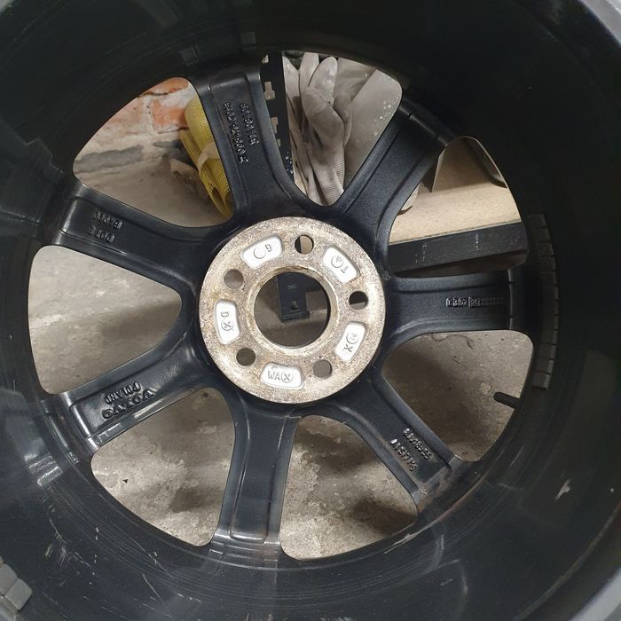 Felgi 18" volvo ford  z oponami