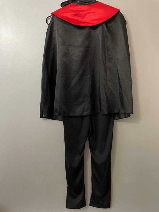 Карнавальний костюм Дракули 104 см 128 см новий