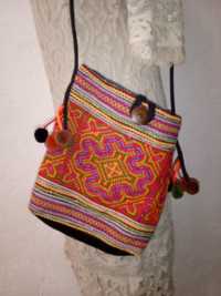 Вишита сумочка в етно стилі