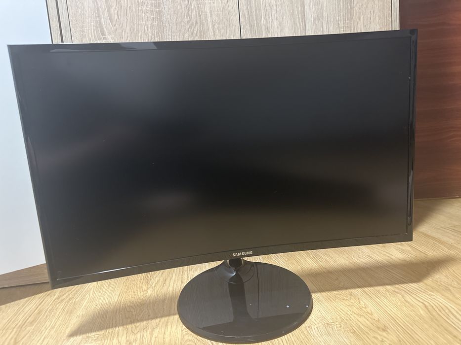 Monitor gamingowy Samsung zakrzywiony Curved 27 cali full HD, HDMI