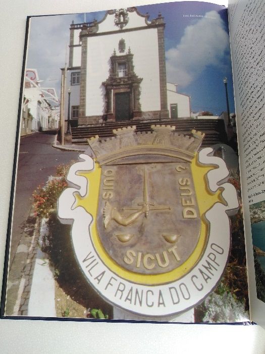 Livro Anuário de Ouro dos Açores 1998