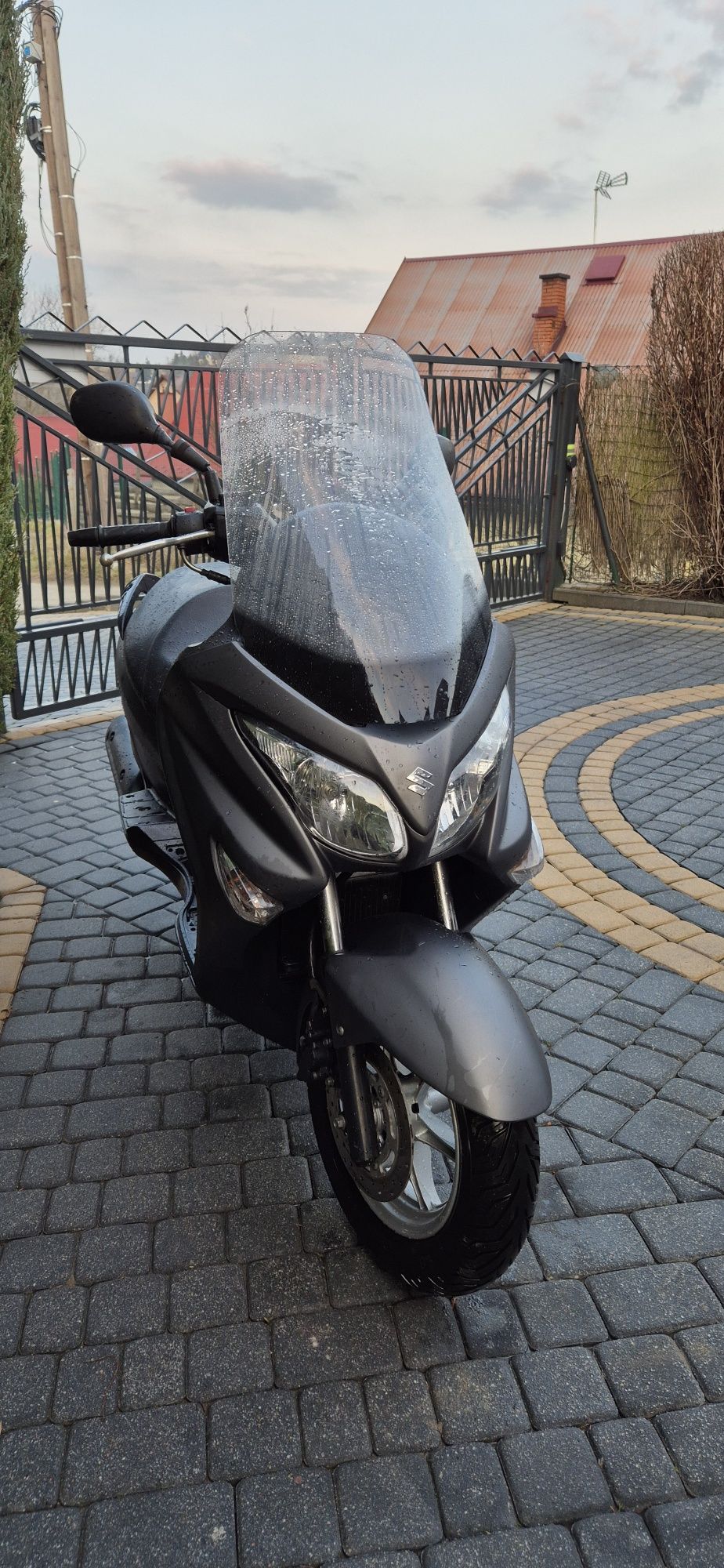 Suzuki Burgman 125  cm3