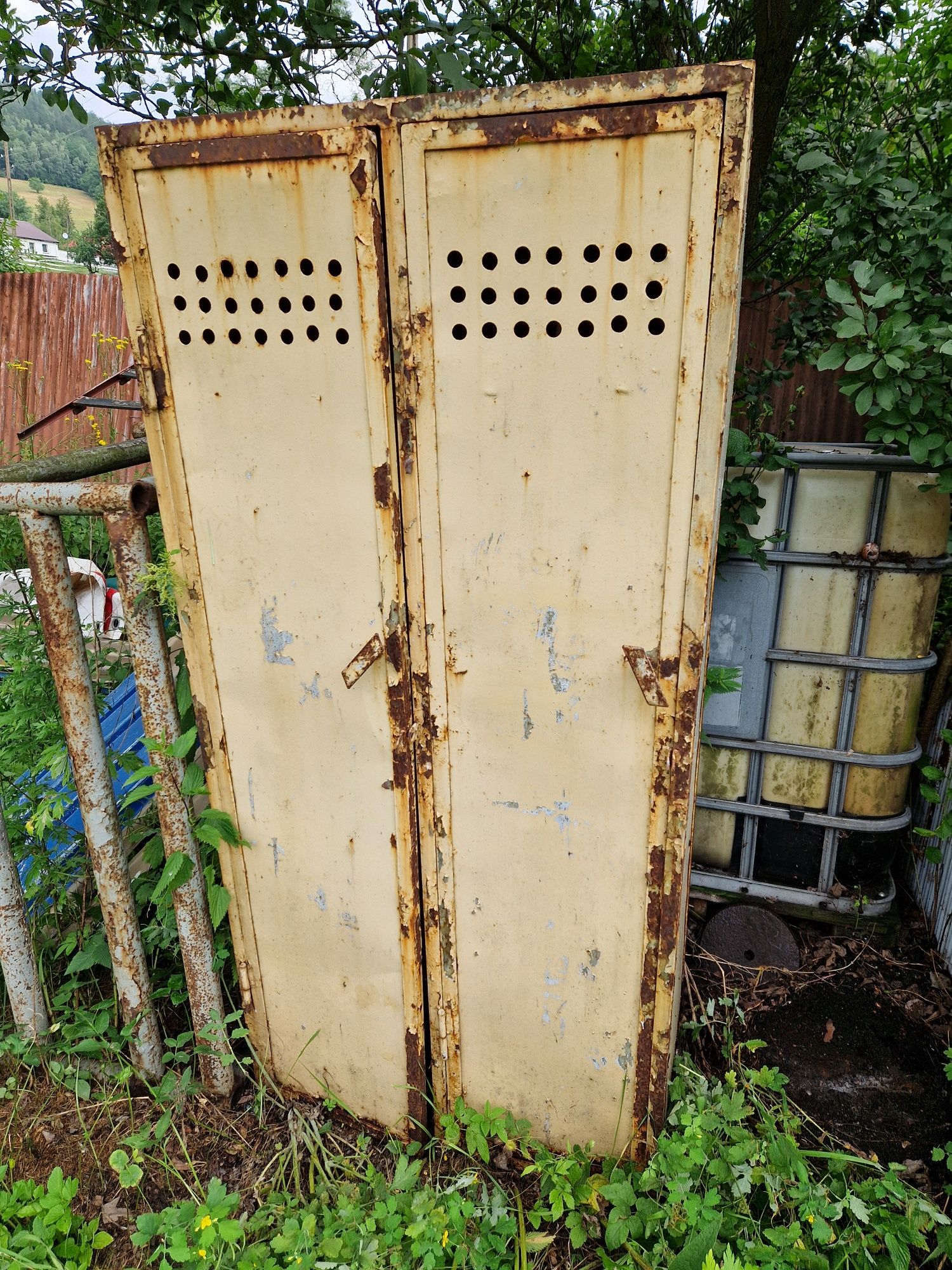 Szafa solidna PRL