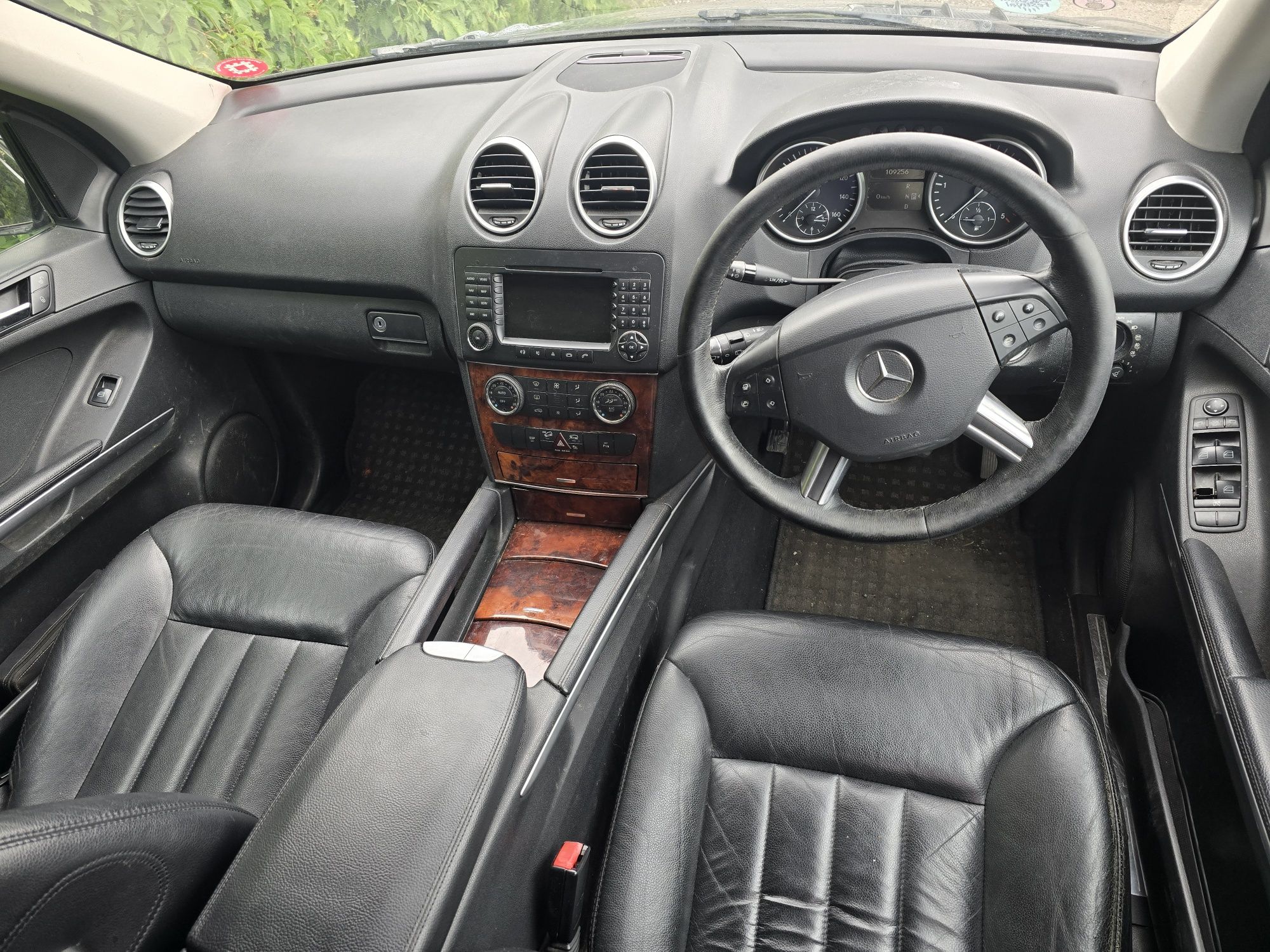 Rezerwacja Mercedes ML 320 anglik
