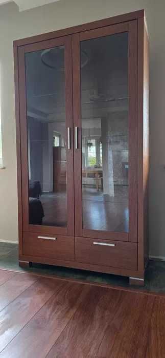 Witryna do salonu z oświetleniem i szklanymi półkami (185hx103x38)