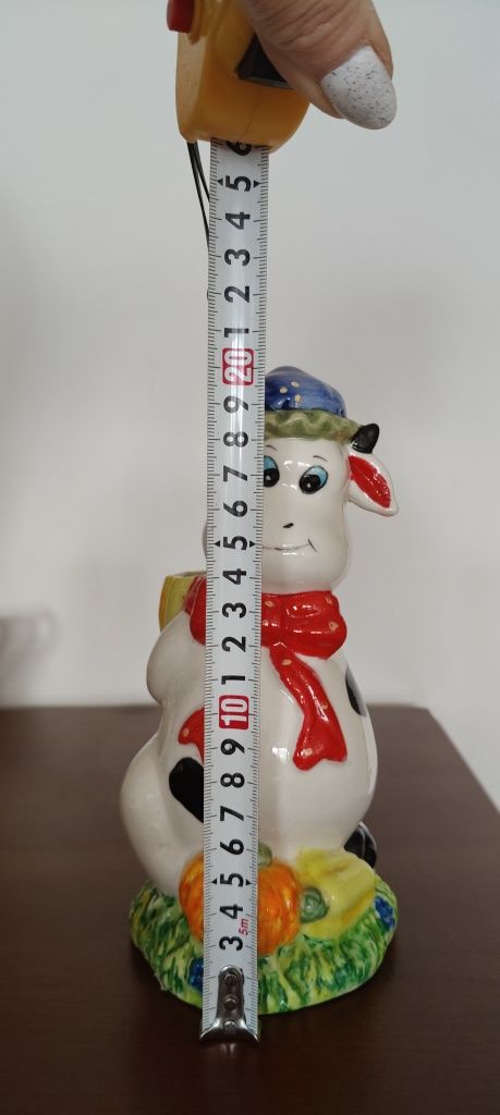 Ceramiczna krówka.