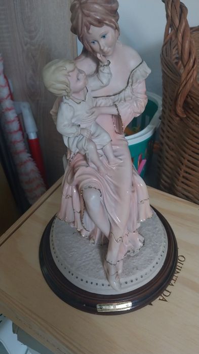 Estatueta mãe rica