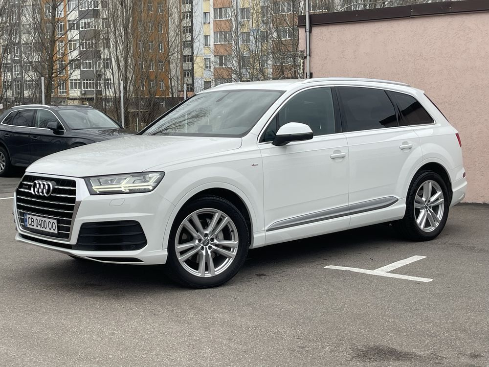 Продам жAUDI Q7 OFICIAL………….