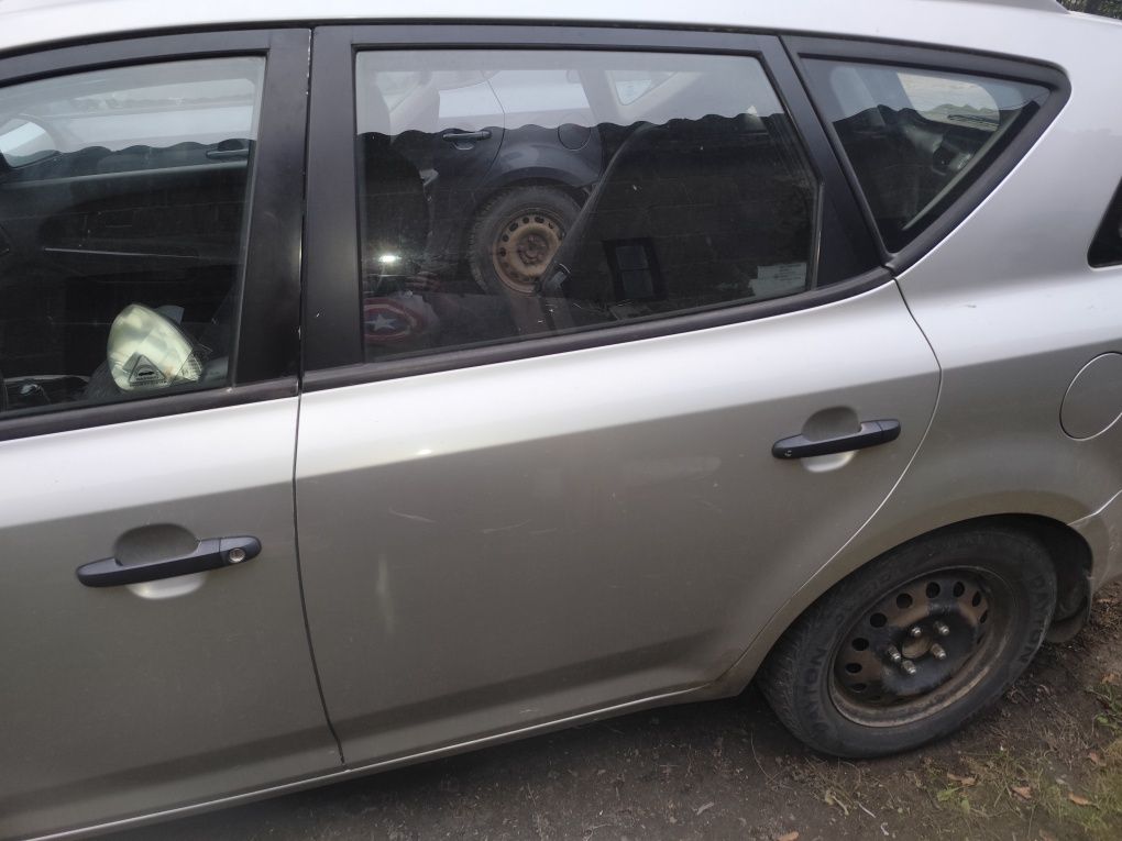 Drzwi kia cee'd 07-12r kombi