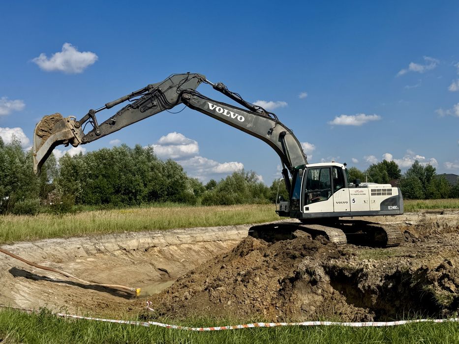 Екскаватор Volvo 240 cl