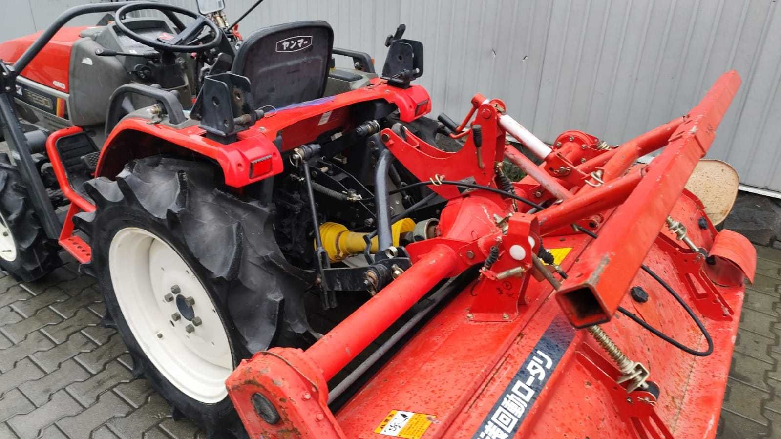 Yanmar F230 z turem i glebogryzarką