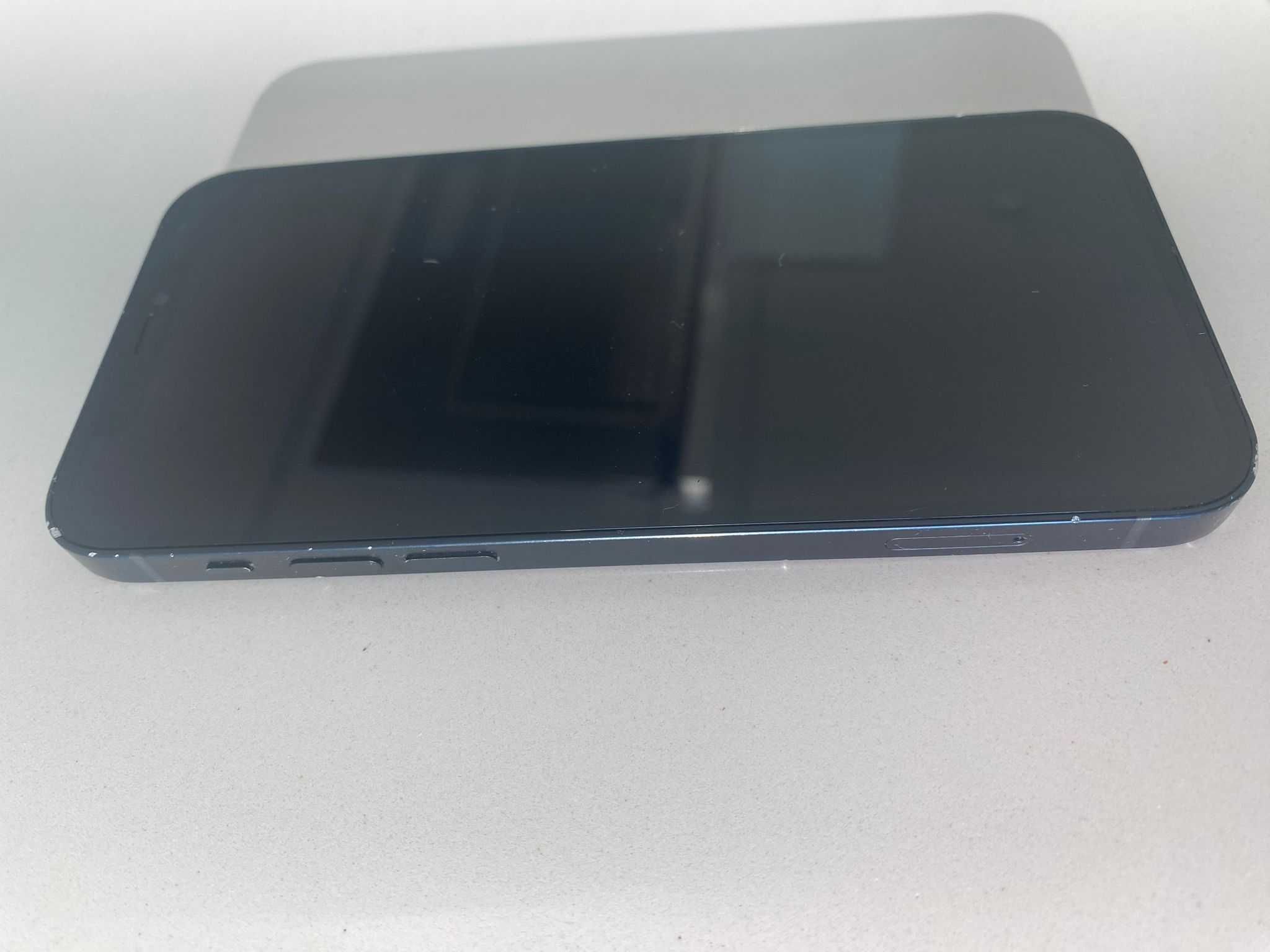 iPhone 12 – 128GB – Preto
