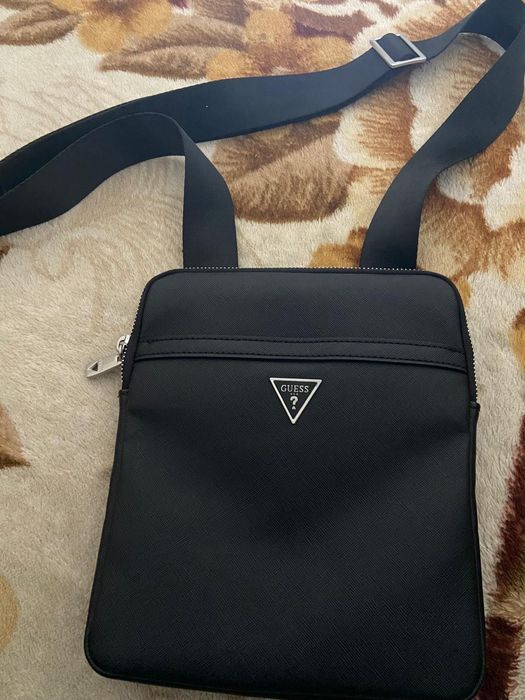 Bolsa da Guess em perfeito estado