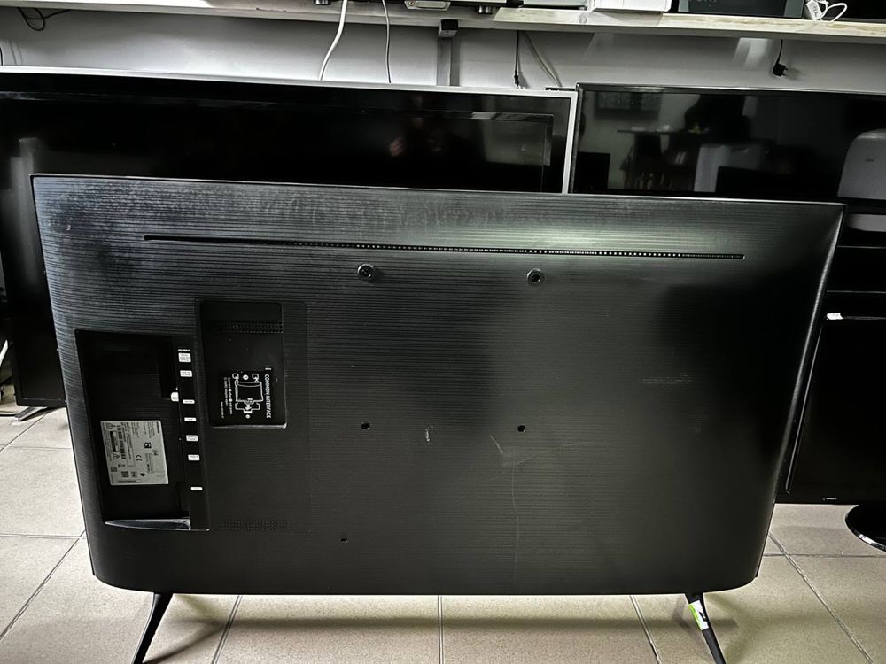 Телевізор Samsung UE43TU7005K Smart TV 4K