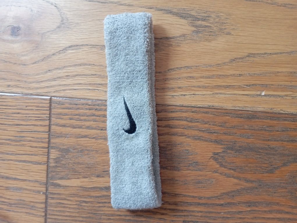 Opaska nike szara