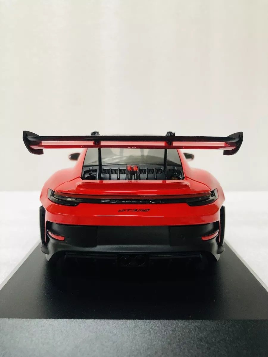 Minichamps 1:18 porsche 911 (992) Gt3 RS 2023