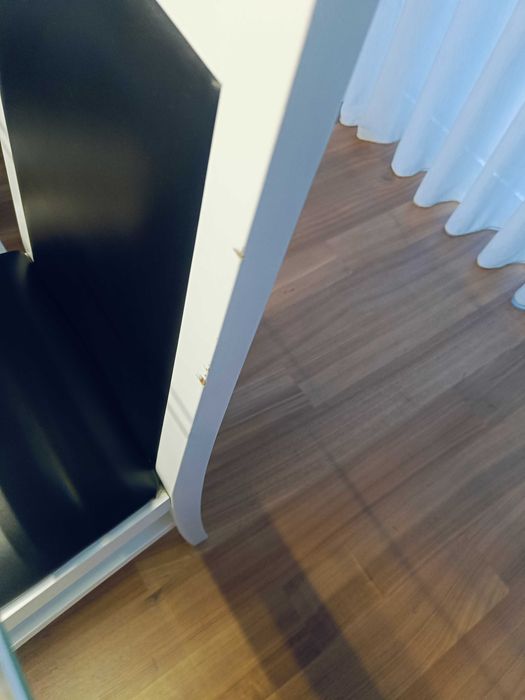 Mesa de jantar vidro temperado e cadeiras