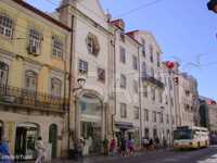 Edifício de charme para recuperar na Baixa de Coimbra