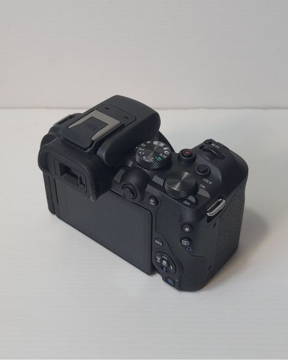 Canon EOS R10 (nova)