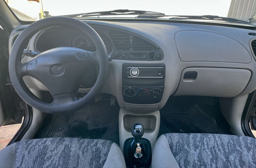 Mazda 121 1.25 16v