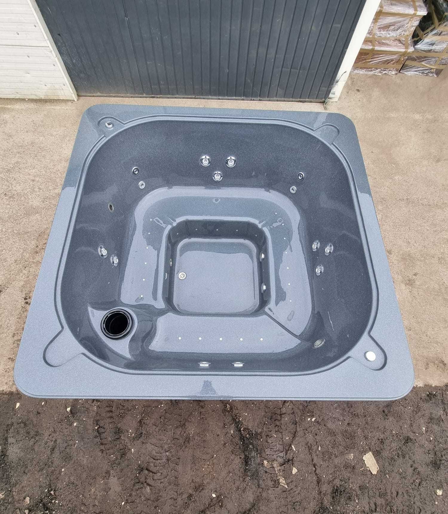 NOWA balia KWADRAT 210x210 jacuzzi piec wewnętrzny hydromasaż