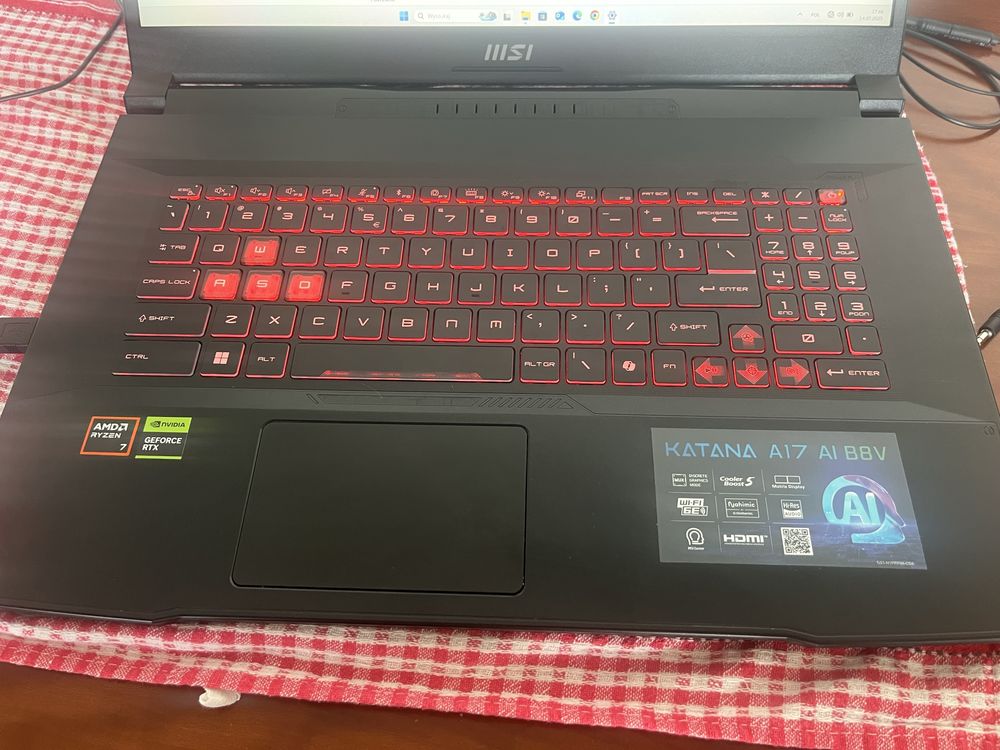 Laptop Gamingowy MSI Katana A17