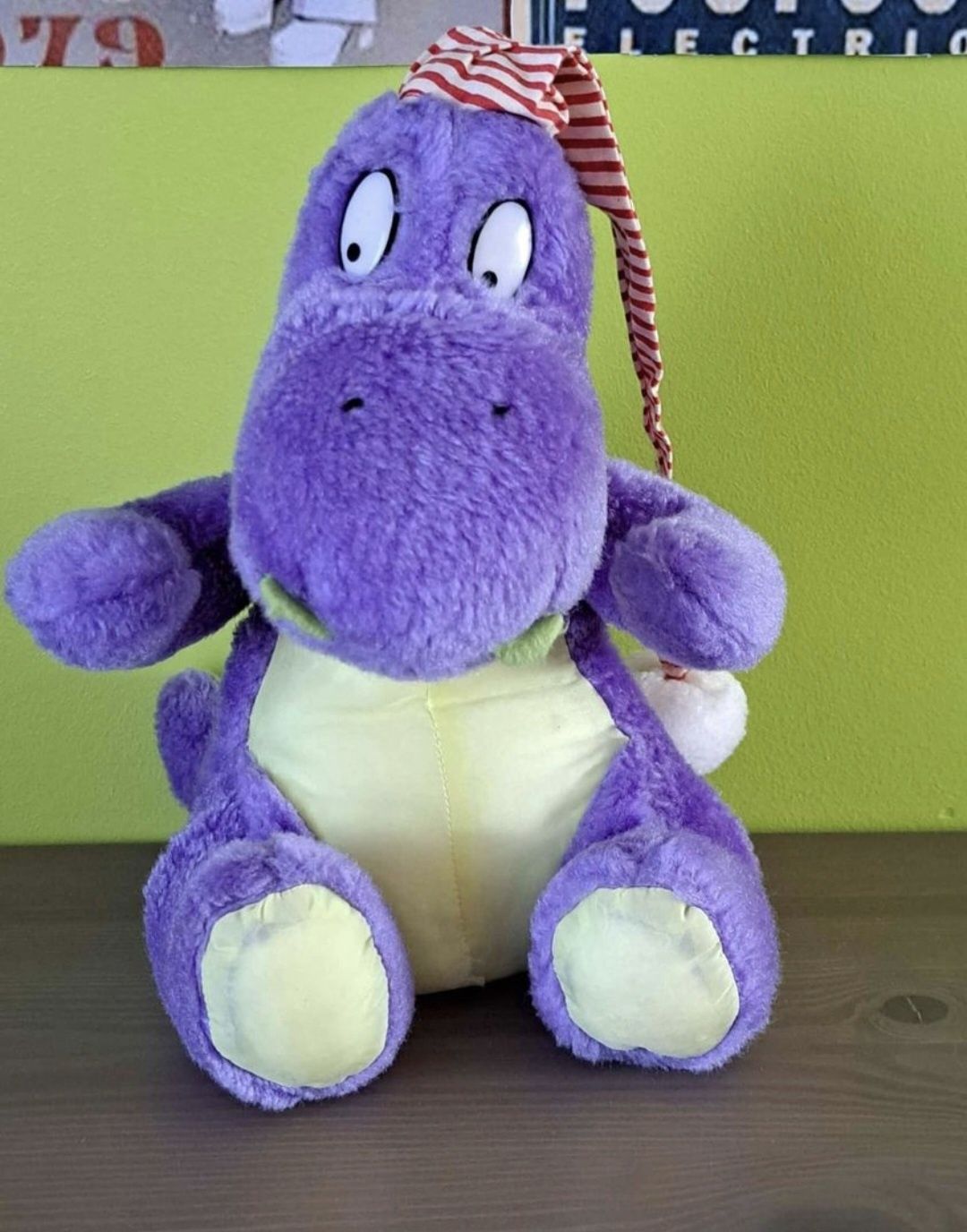 Boneco peluche dinossauro