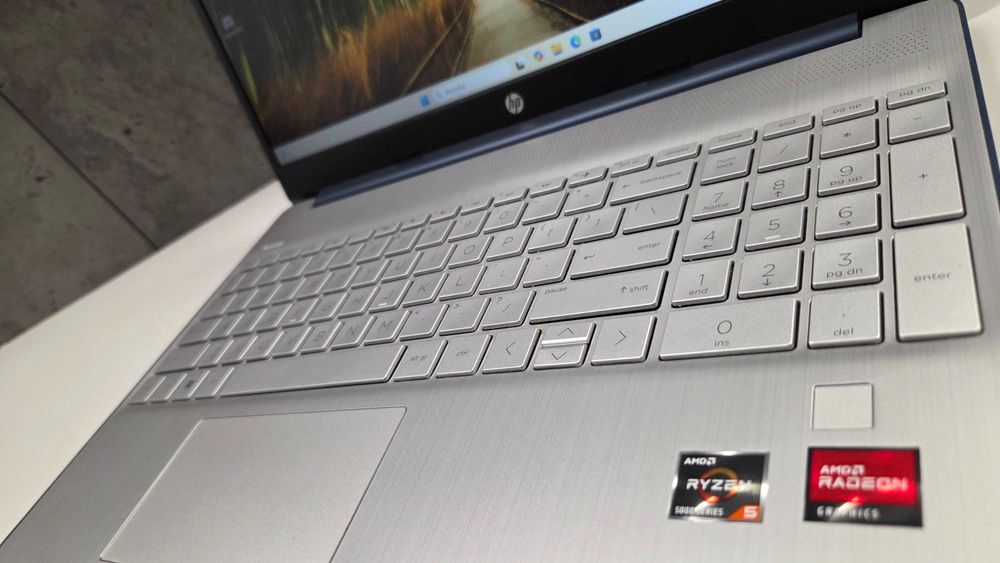 Laptop HP 15s-eq Ryzen 5 5500U ram 16GB dysk 256SSD AMD Radeon FHD IPS