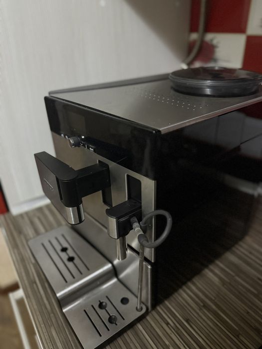 Кавомашина Simens EQ8 серія 300