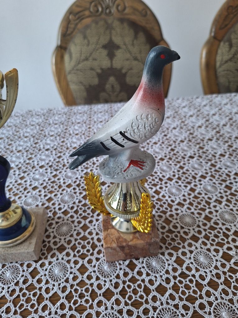 Trzy puchary za konkursy głębi pocztowych rasowych PZHGP metalowe 2008