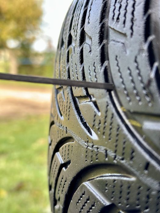 Zimowe Opony 195/65 R15 na felgach stalowych 5x112