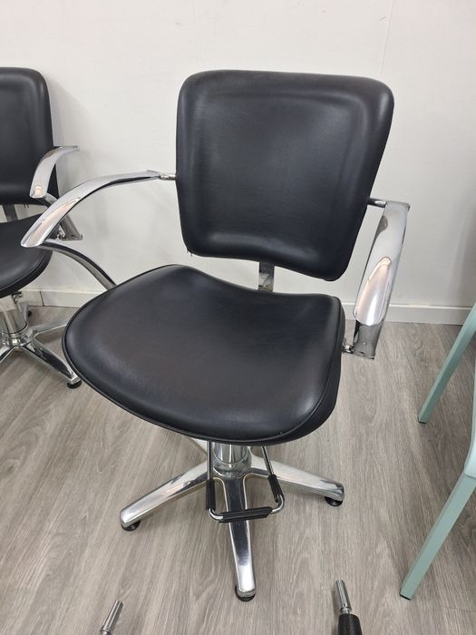Vendo 3 cadeiras de Cabeleireiro