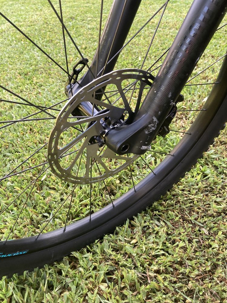 E-Bike - Downhill - Specialized turbo Levo - Tamanho L - 2019