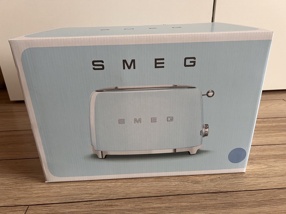 Nowy toster SMEG niebieski TSF01