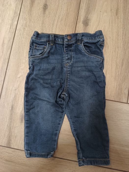 Niemowlęce jeansowe spodnie na gumkę marki F&F rozmiar 9-12 mc 80cm
