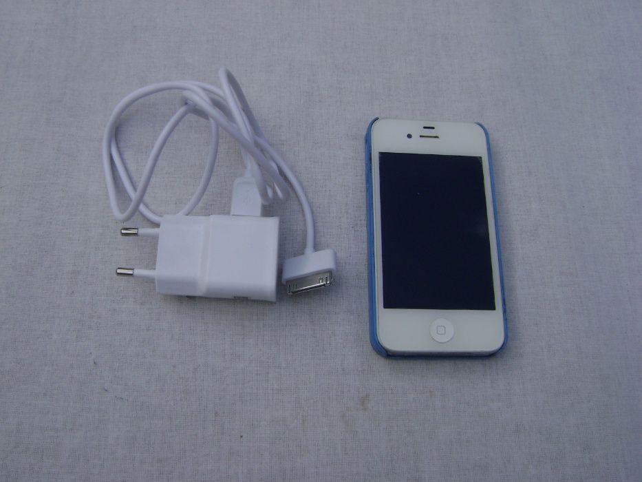 iPhone 4 in excellent condition64309815486338120