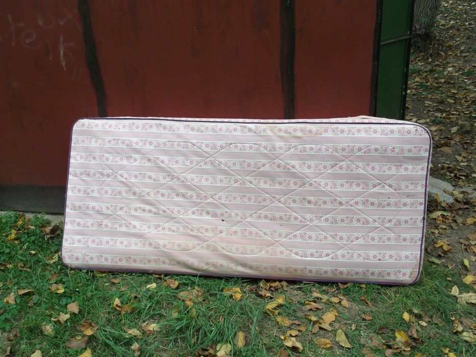 кровать одно спальная