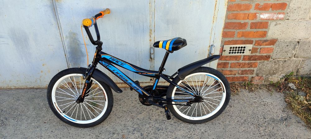 Продам деткий велосипед. Цена 1490 за 2 велосипеда