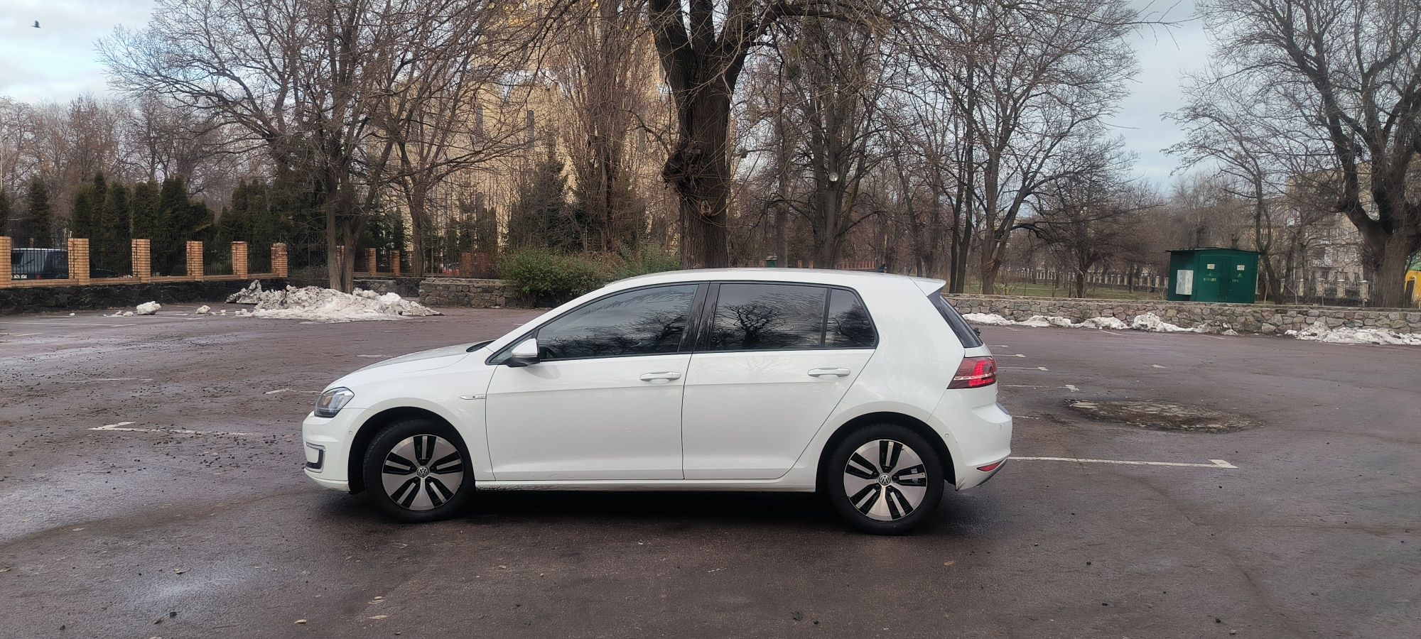 Продам Volkswagen e-golf в відмінному стані