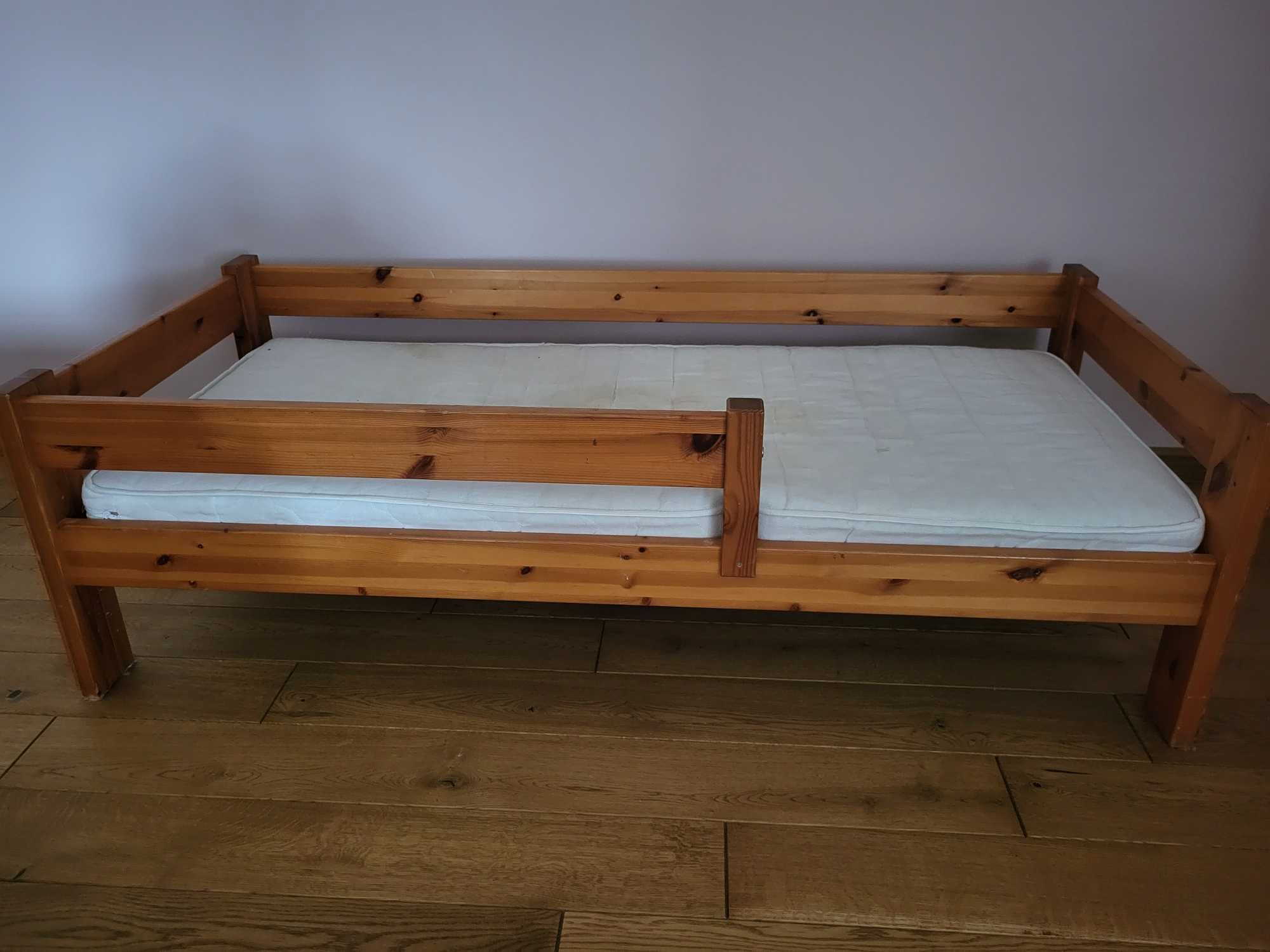 Łóżko drewniane 70x160 z materacem