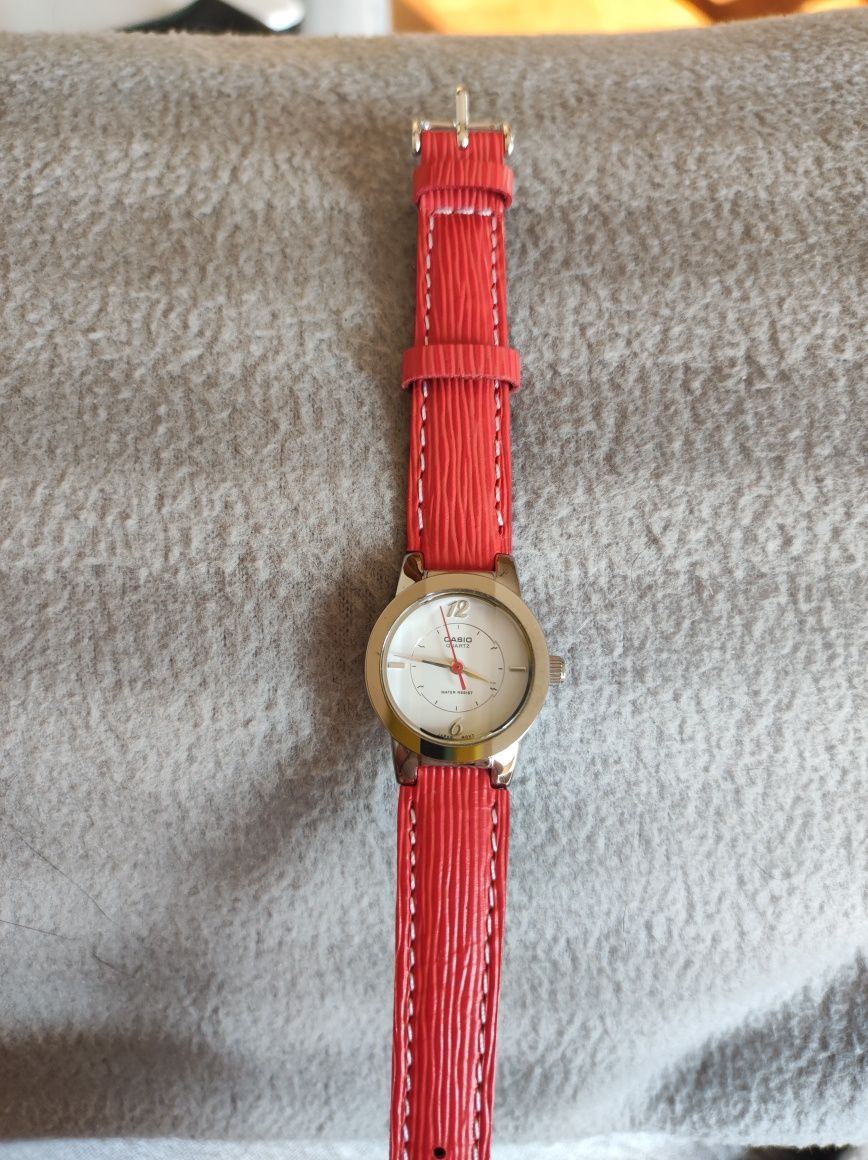 Relógio Casio Vermelho Pequeno