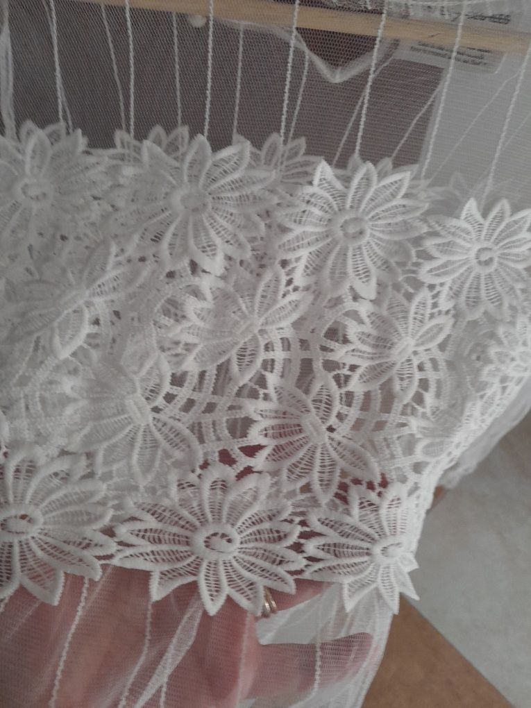 Blusa branca com renda