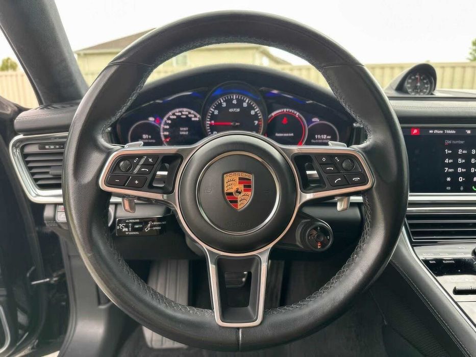 Porsche Panamera GTS      2020