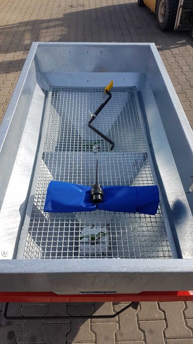 Rozsiewacz nawozów dwutarczowy N056 GRASS-ROL 2025 - ocynk/nierdzewka