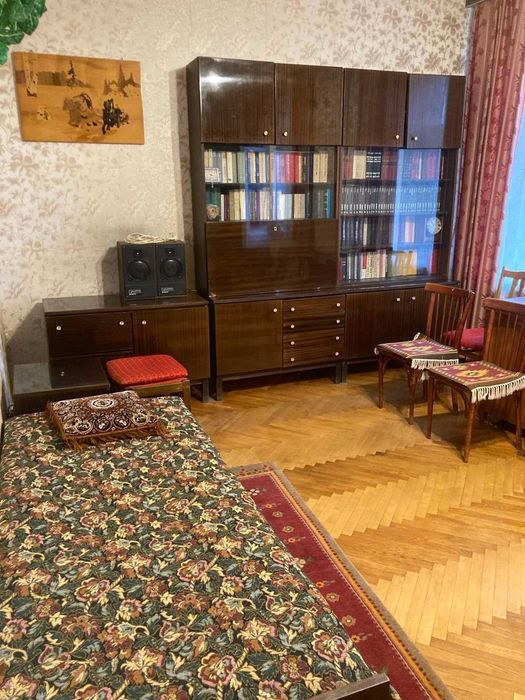 Аренда 2 комн. квартиры ул. Загоровская 4, к станции метро 10 мин.идти