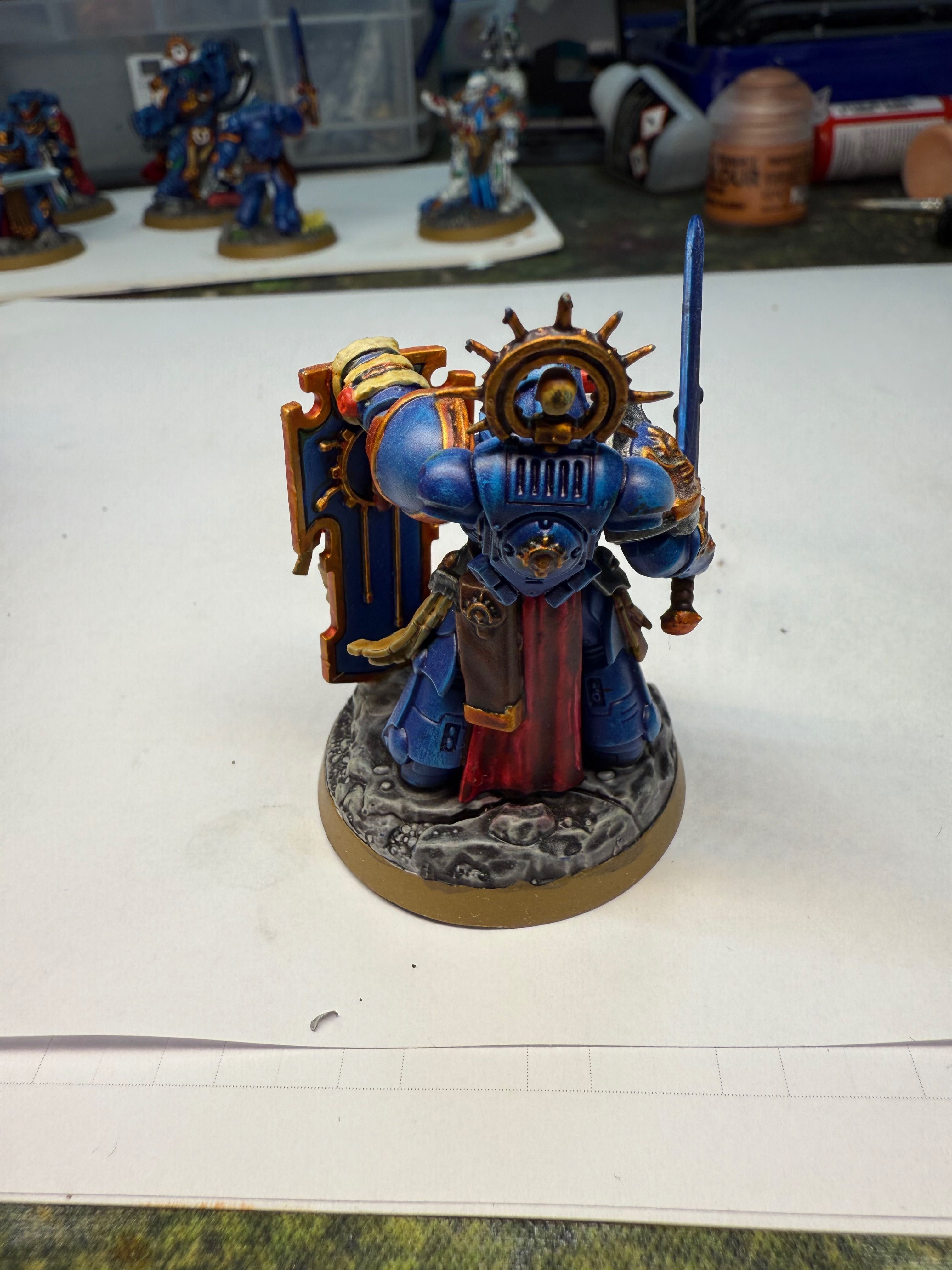 Space Marine Captain with relic shield Warhammer 40k