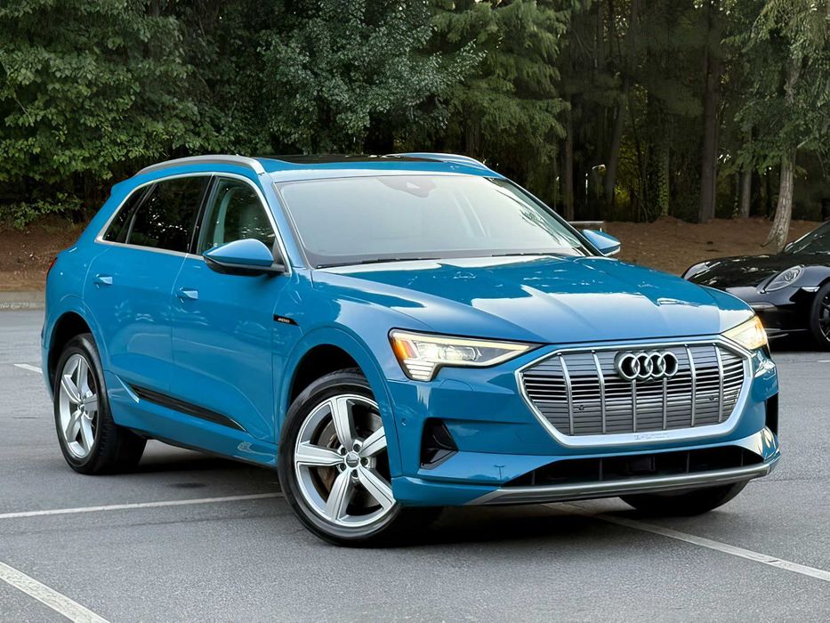 Audi e-tron quattro      2019
